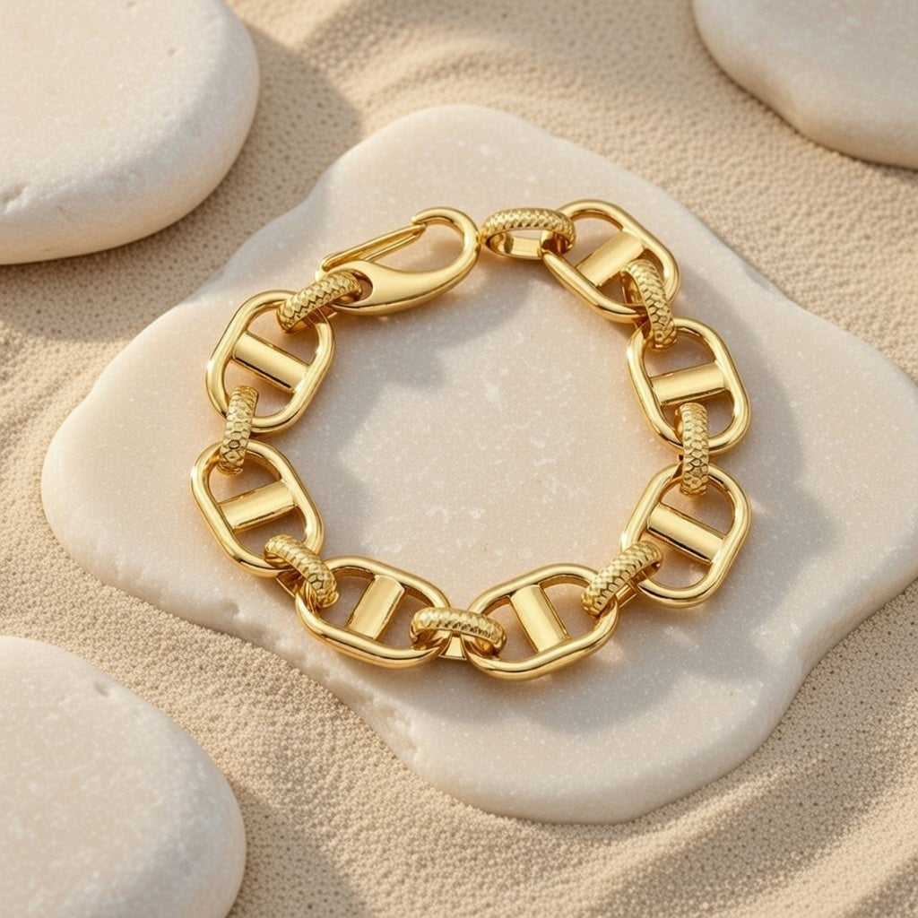 Mara, Stainless Steel Gold Plated Horseshoe Clasp Three-Dimensional Heart Bracelet