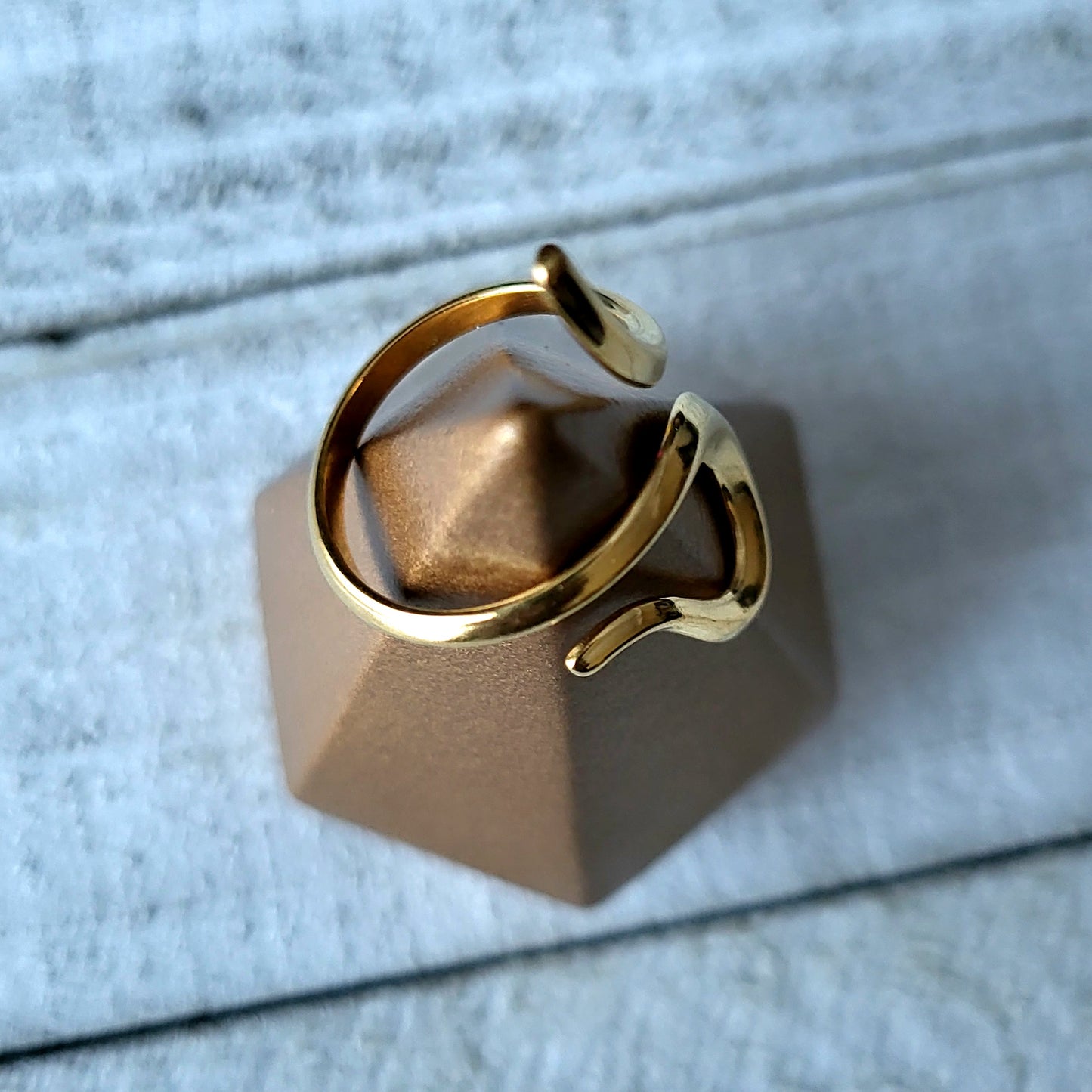 Swirl Style Irregular Stainless Steel Plating 18k Gold Plated Open Rings (Fits like 6.5/ 7)