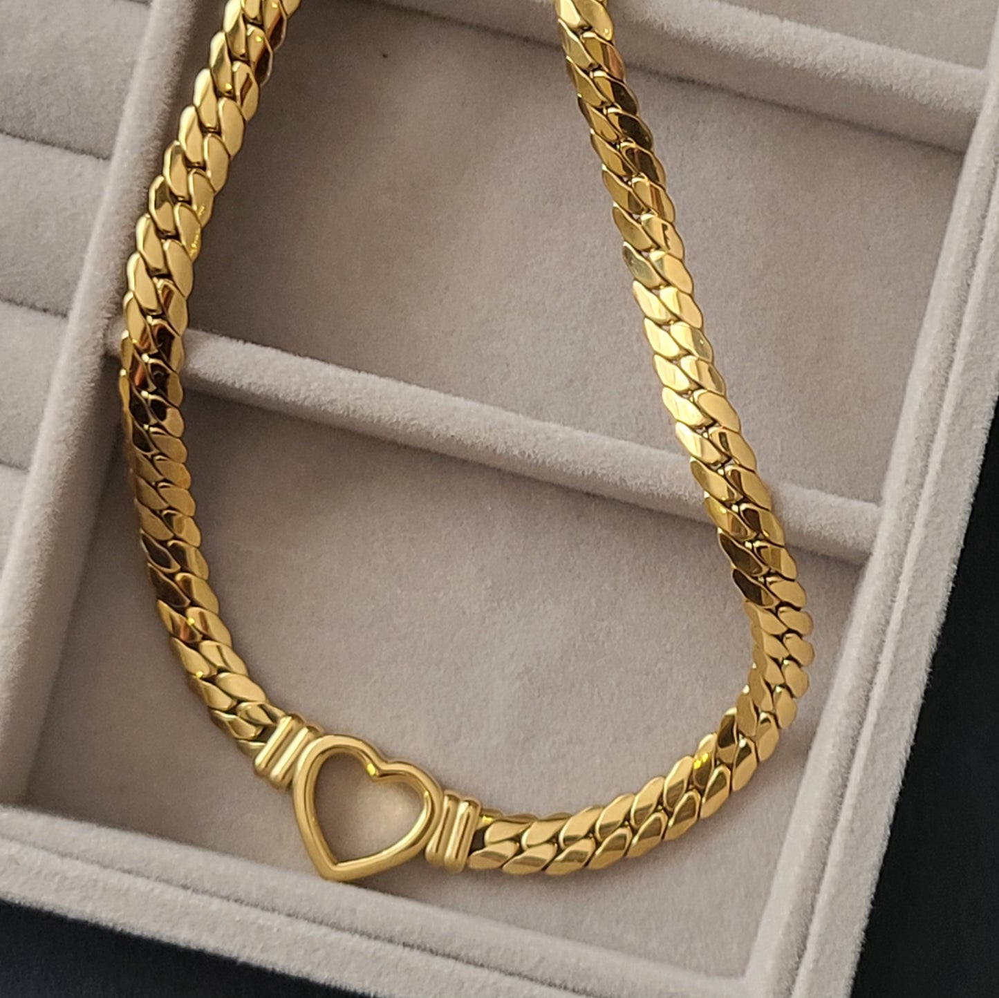 Billie, Fashion Heart Geometric Stainless Steel 18K Gold Plated Necklaces Gold