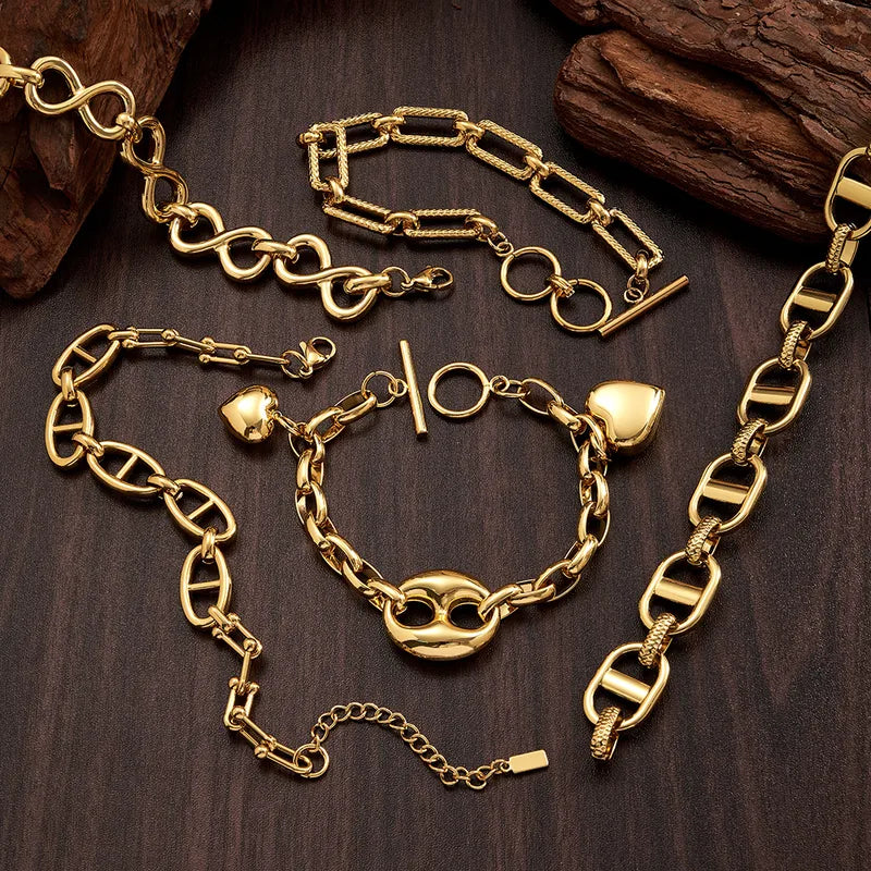 Beyonce, Stainless Steel Gold Plated Horseshoe Clasp, Three-Dimensional Heart Bracelet