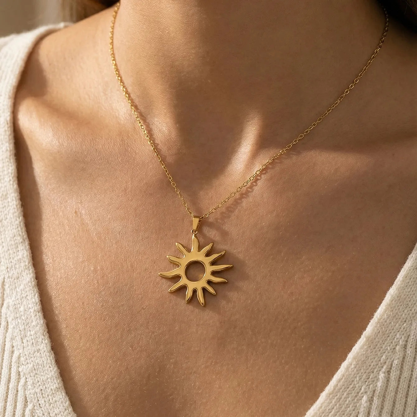 Rosemarie, Gold Plated Stainless Steel Vacuum Electroplating Sun Anti-Allergy O-Chain Pendant Necklace For Women