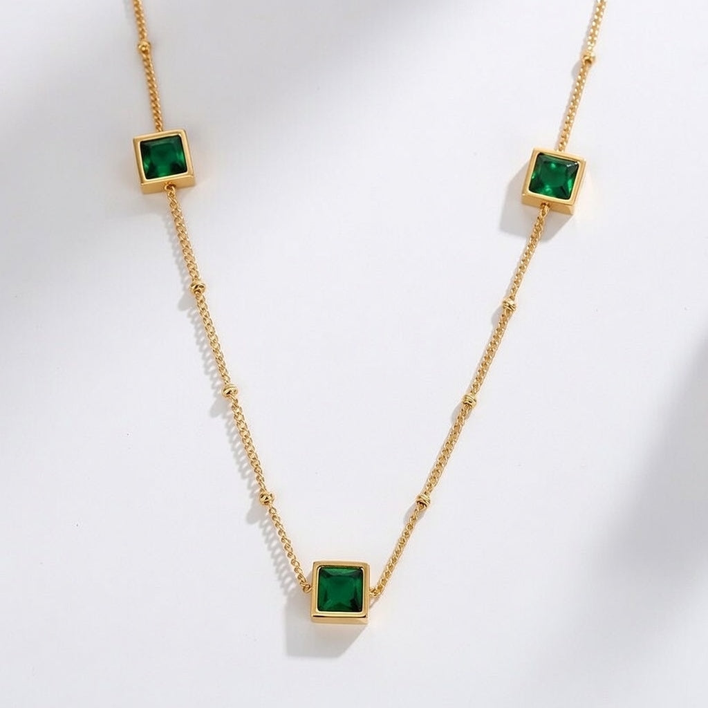 Elegant Four Leaf Clover Insect Stainless Steel Plating Inlay Zircon Pendant Necklace Emerald