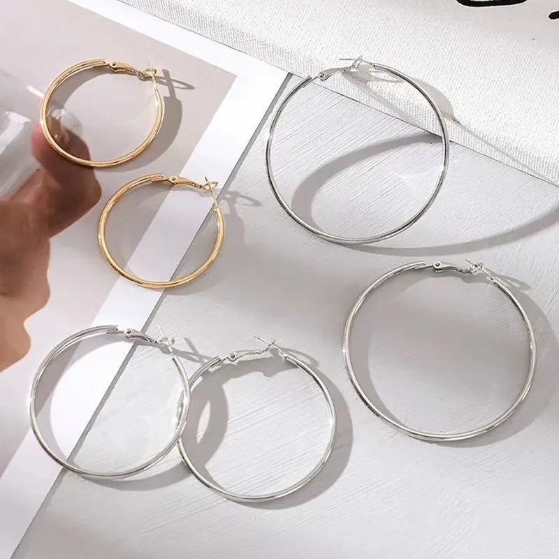 201 Stainless Steel Round Electroplating 18K Gold Plated Basic Simple Style Classic Style Earrings