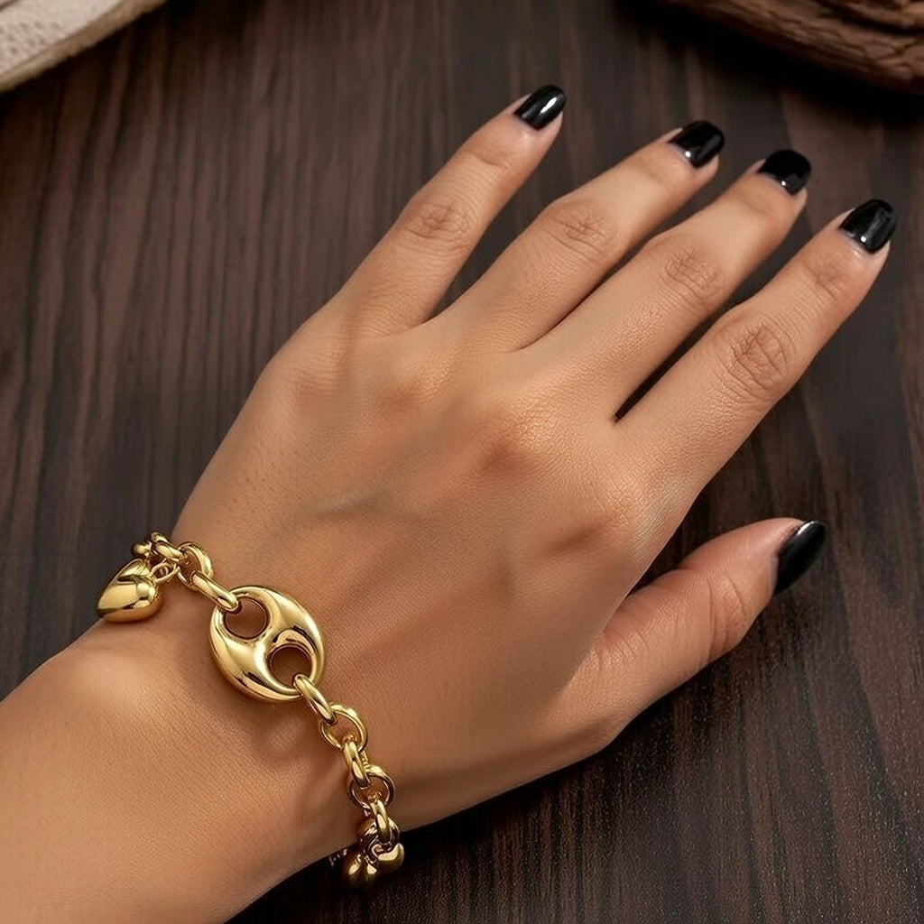 Beyonce, Stainless Steel Gold Plated Horseshoe Clasp, Three-Dimensional Heart Bracelet
