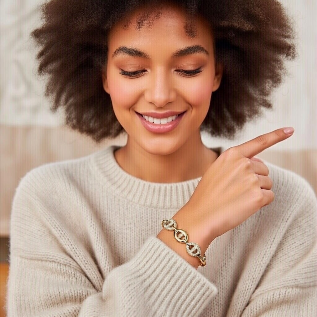 Billy Jean Fashionable Diamond Embedded Pig Nose Bracelet for Women