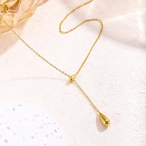 Teardrop-shaped Pull-out Necklace In Gold
