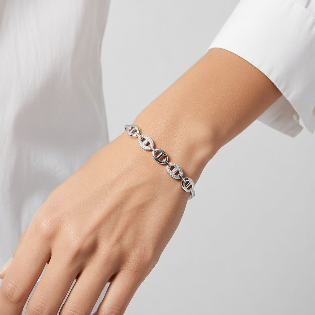 Billy Jean Fashionable Diamond Embedded Pig Nose Bracelet for Women