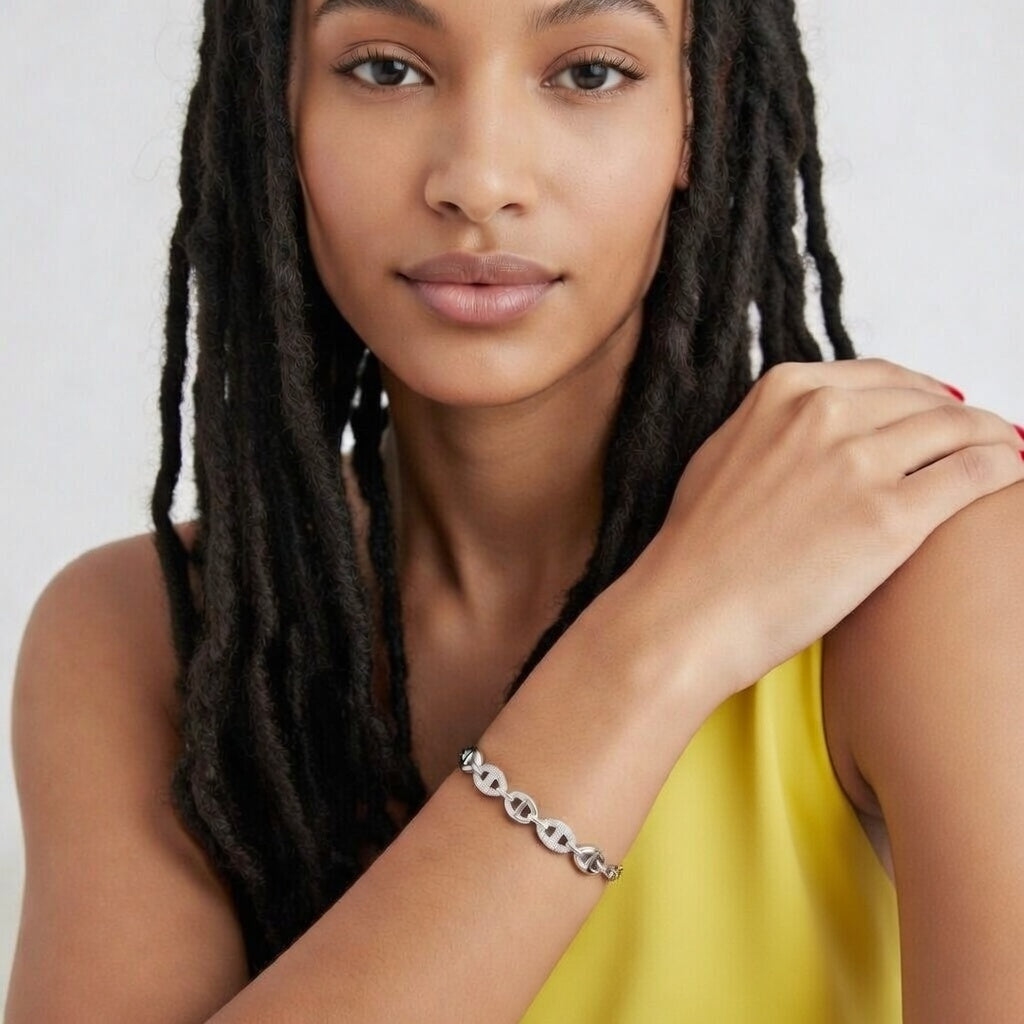 Billy Jean Fashionable Diamond Embedded Pig Nose Bracelet for Women