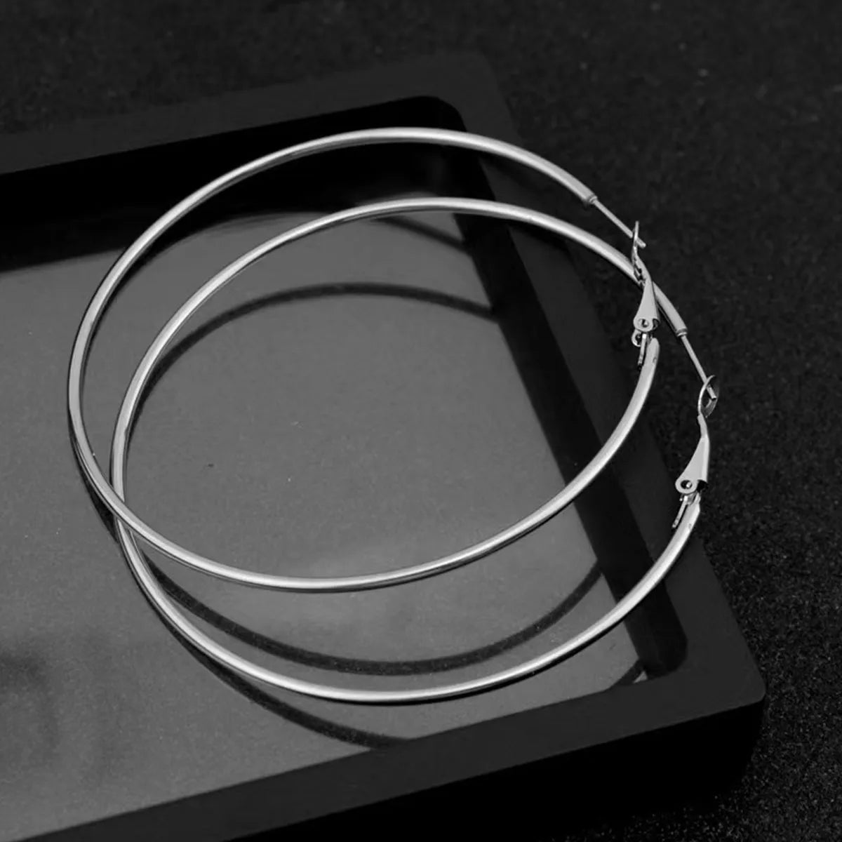 201 Stainless Steel Round Electroplating 18K Gold Plated Basic Simple Style Classic Style Earrings