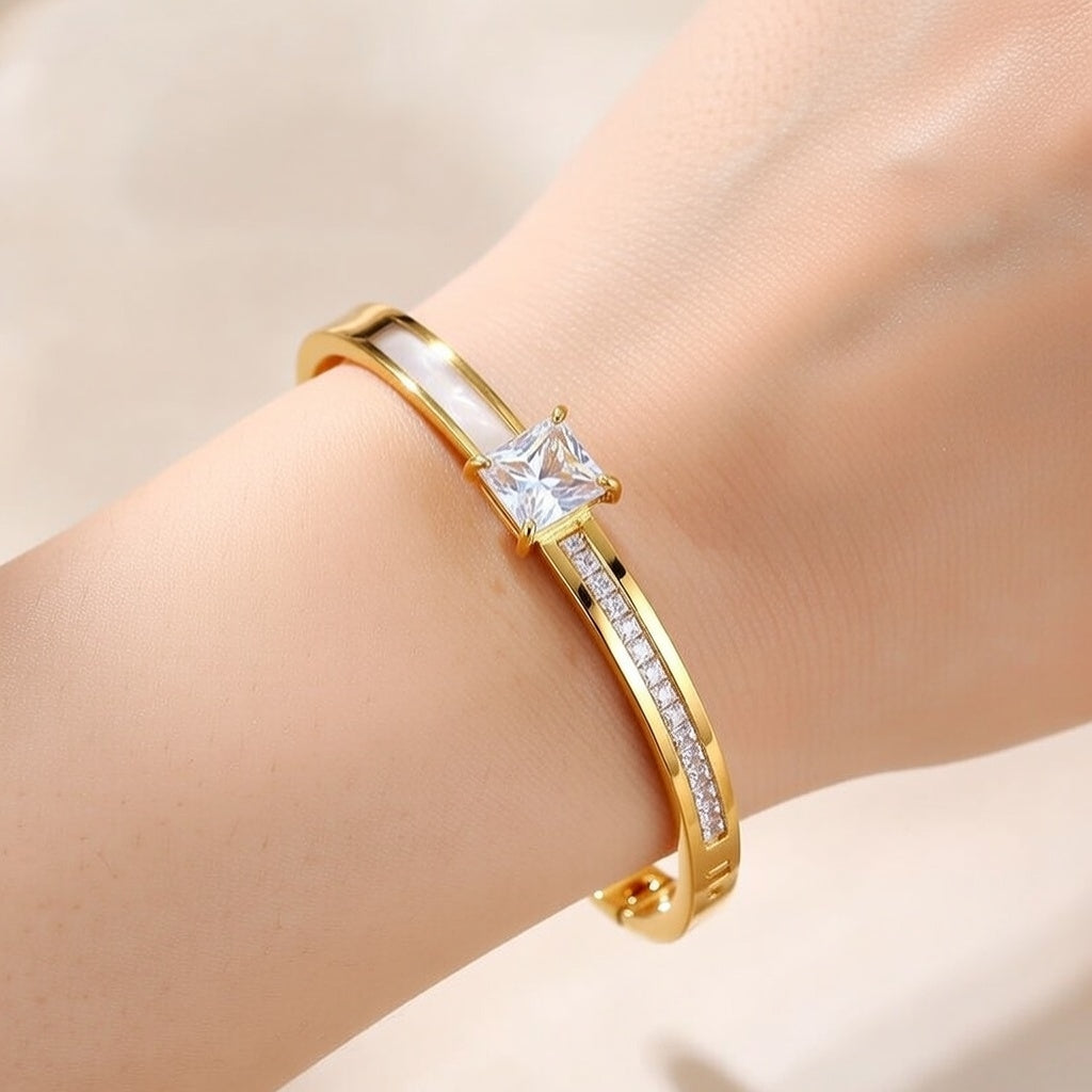 City Girl 18K Gold Plated Stainless Steel, Vacuum Electroplating Shell, Zircon Round Line Polished, Casual Flip Open, For Women