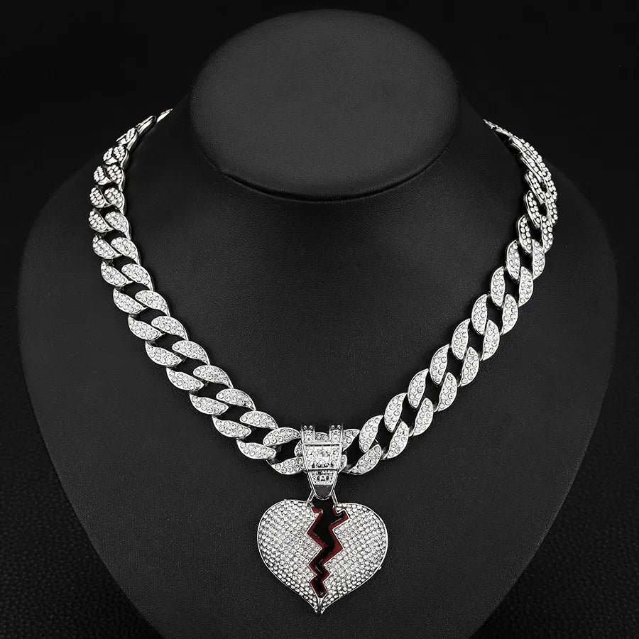 Willow, 22" Hip-hop Heart Shape Alloy Plating Inlay Rhinestones 18k Gold Plated Pendant Necklace